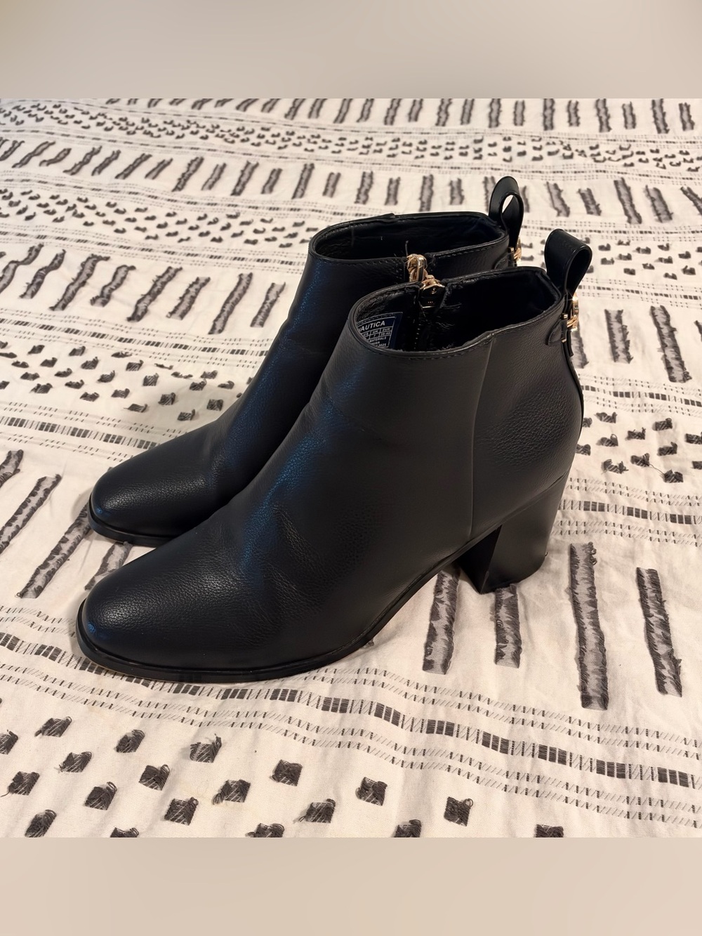 Nautica Gwenevere Black Faux Leather Block Heel Ankle Booties Sz 9